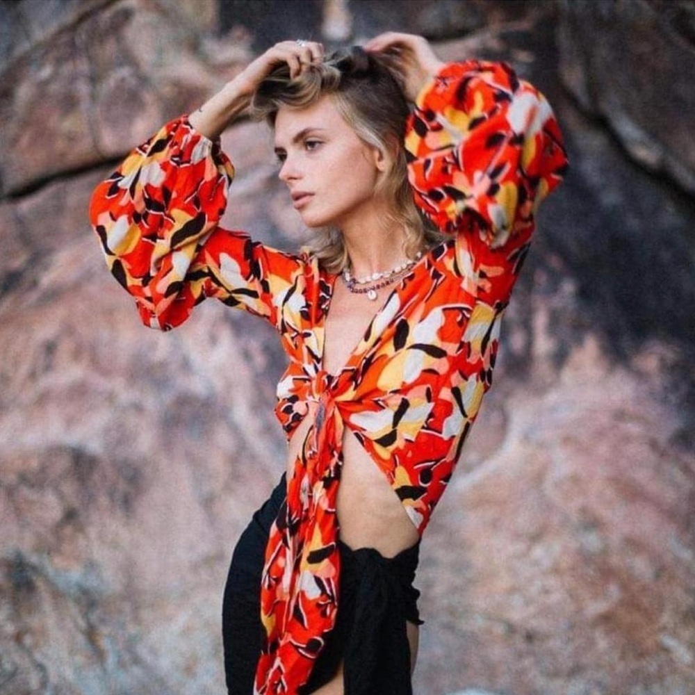 Billabong Breathe Light Floral Red Tie Front Balloon Sleeve Boho Top Small